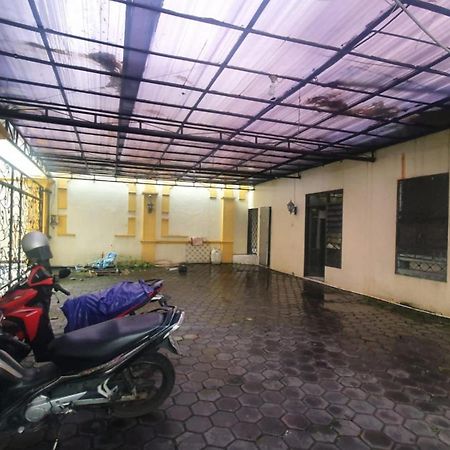 Reddoorz Syariah At Demasto Homestay Jembel Exteriör bild