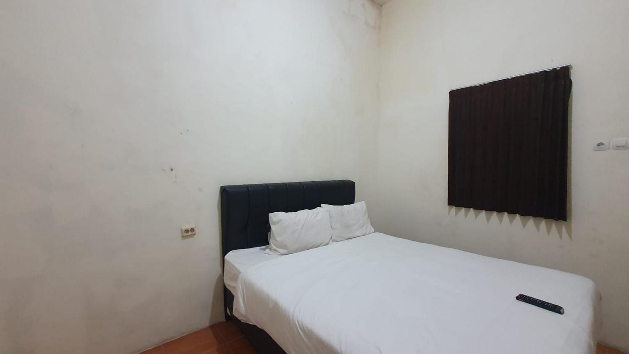 Reddoorz Syariah At Demasto Homestay Jembel Exteriör bild