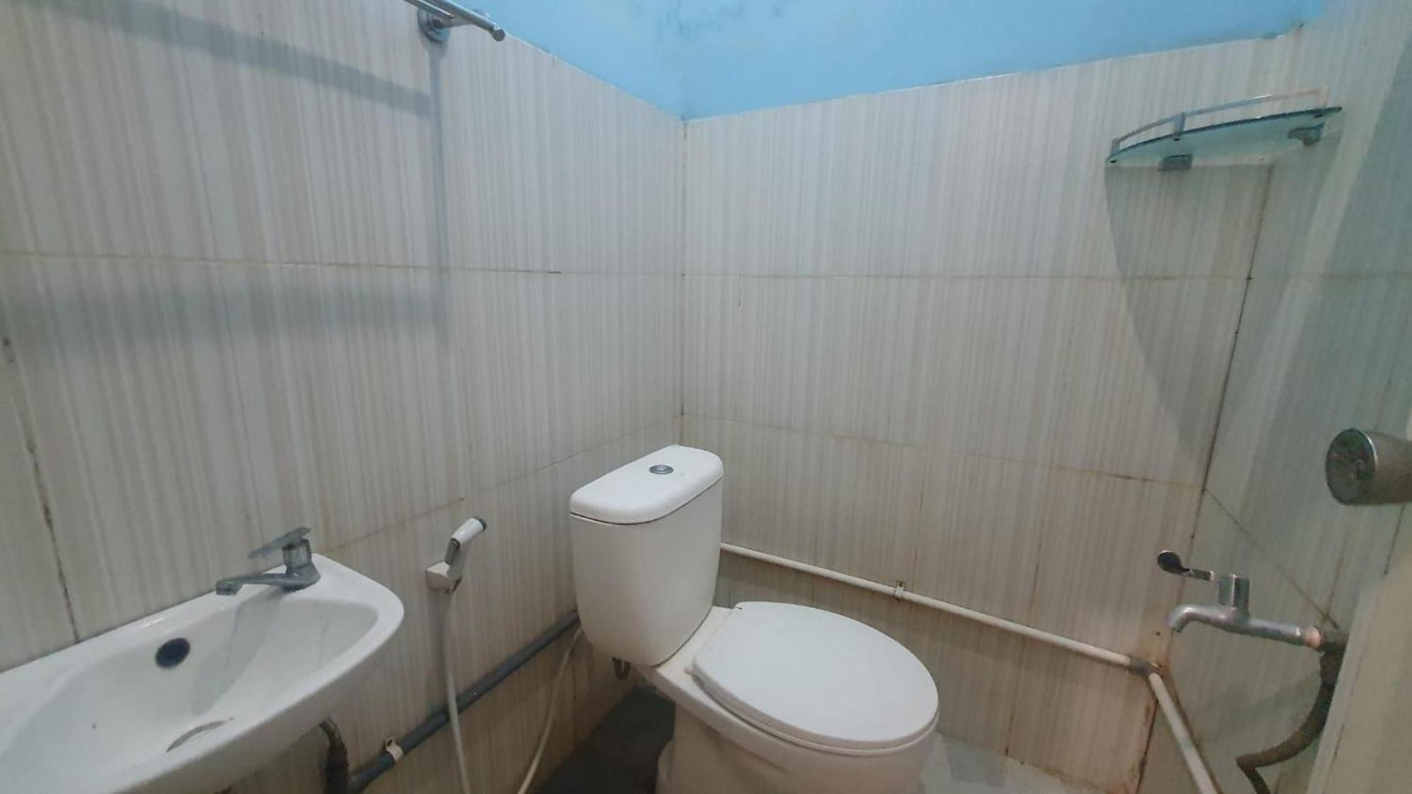 Reddoorz Syariah At Demasto Homestay Jembel Exteriör bild
